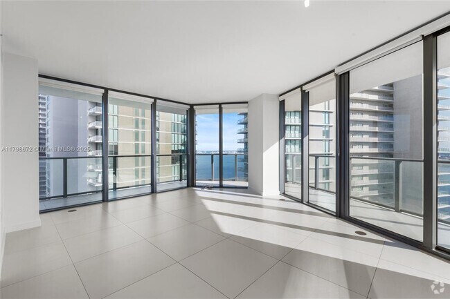 Building Photo - 501 NE 31st St Unit 3806 Rental