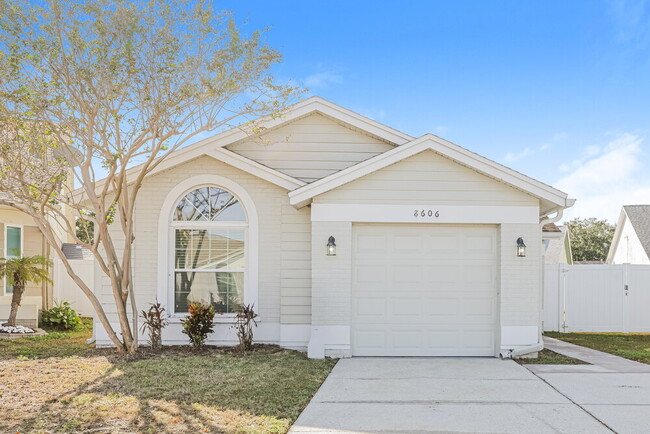 Building Photo - 8606 Twin Farms Pl