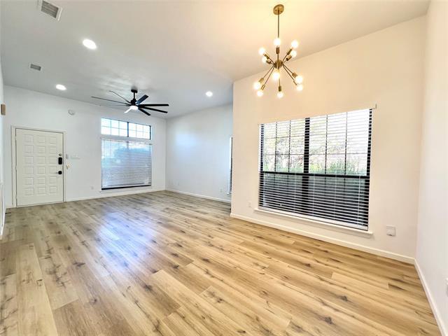 Photo - 2205 Summit Dr