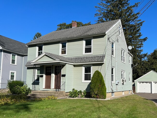 Building Photo - 97 Walnut St Unit 97