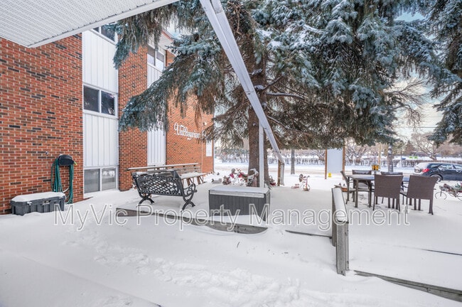 Photo - 9915-9101 101 St Unit Two Bed