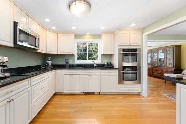 Photo - 117 Randall St