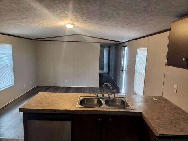 Photo - 183 Pauline Dr