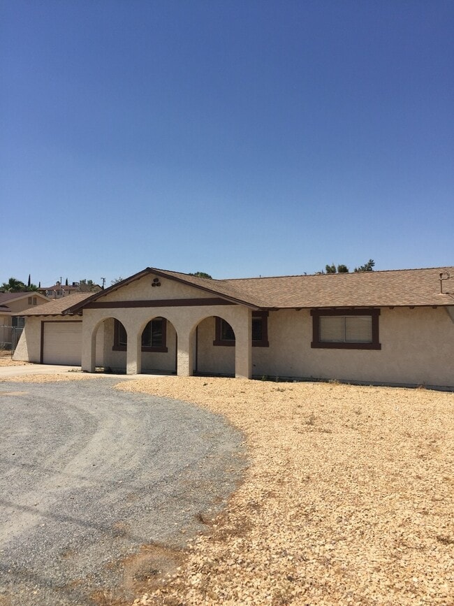 Photo - 3 BEDROOM HESPERIA HOME! GREAT LOCATION! SPACIOUS LOT!