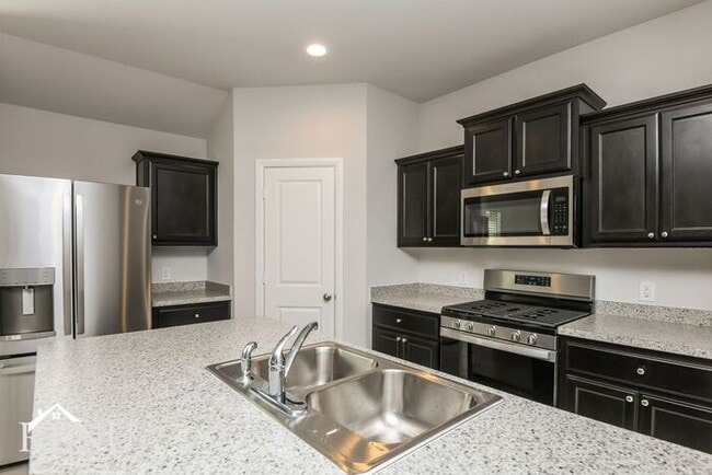 16428 Marinette Ct