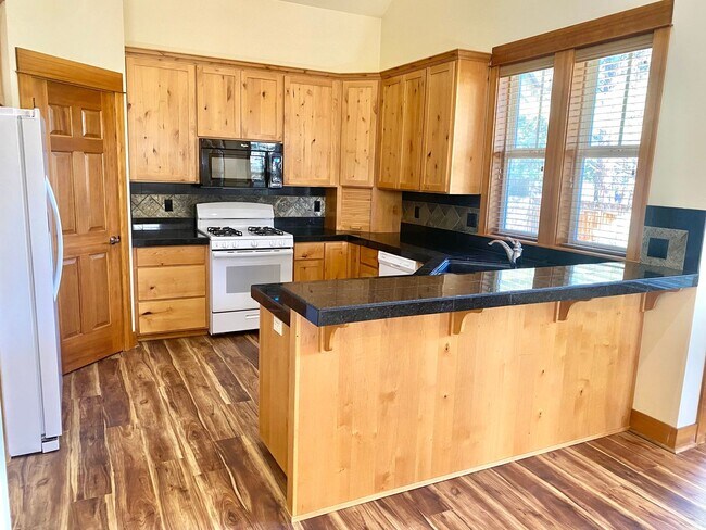 Photo - 2564 NW Shields Dr
