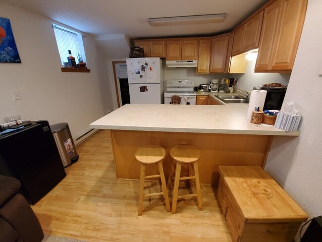 Building Photo - 1106 E Ave C Unit 2