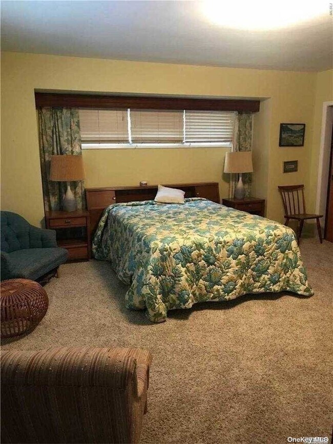 90 Mohawk Ave House House Rental in East Atlantic Beach, NY