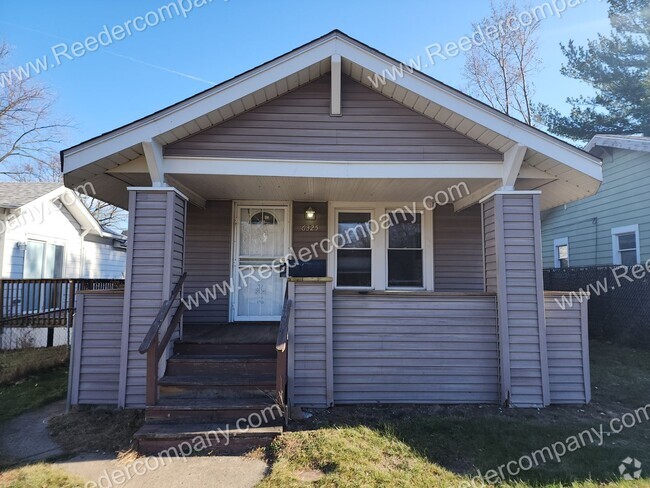 Building Photo - 2 bedroom 1 bath for rent. Located right a... Rental