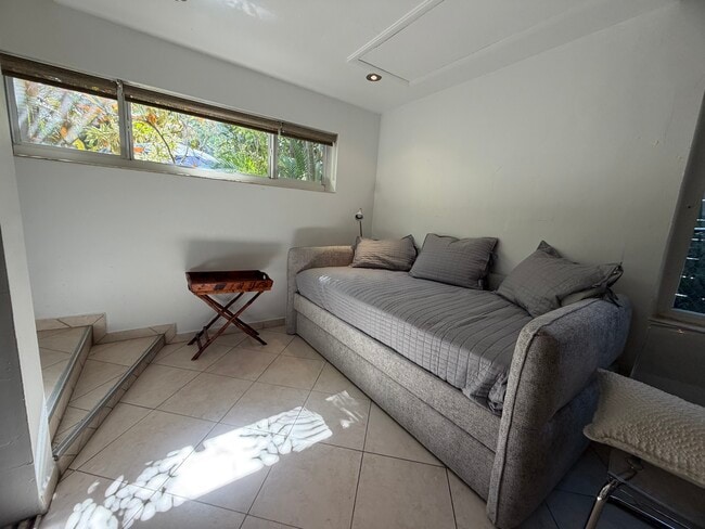 Se proporciona eficiencia - 2539 Swanson Ave