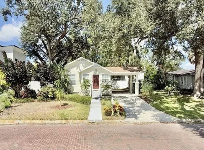 Building Photo - 909 W Fribley St