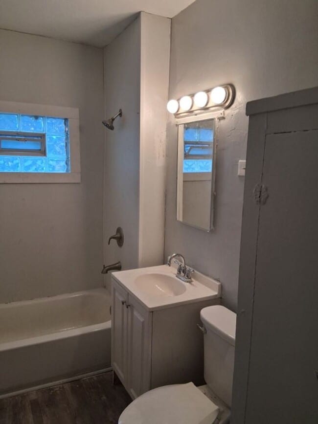 Photo - 4008 Ardmore Ave Unit 4- - UP Right/West