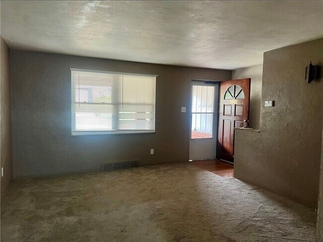 Photo - 650 Dunster St