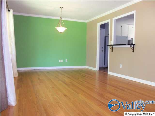 Photo - 408 Karter St NW
