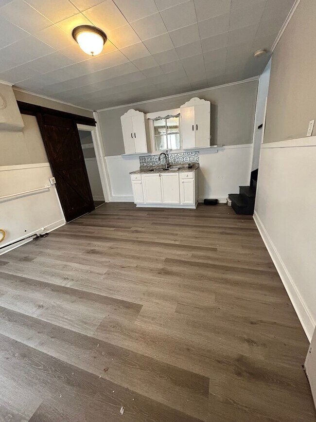 Photo - 701 Perry St Unit 701 Prerry St. Apt 2