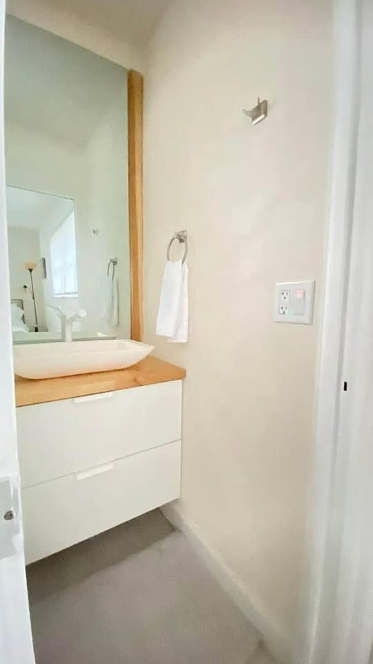 Photo - 1523 NE 51st St Unidad ROOM B1