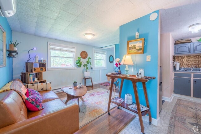 Building Photo - 1101 S Rogers St Unit 1 Rental