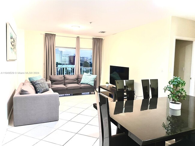 Photo - 2280 SW 32nd Ave Condominio Unidad 601