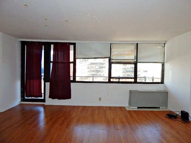 Building Photo - 280 Marin Blvd Unit 17M Rental