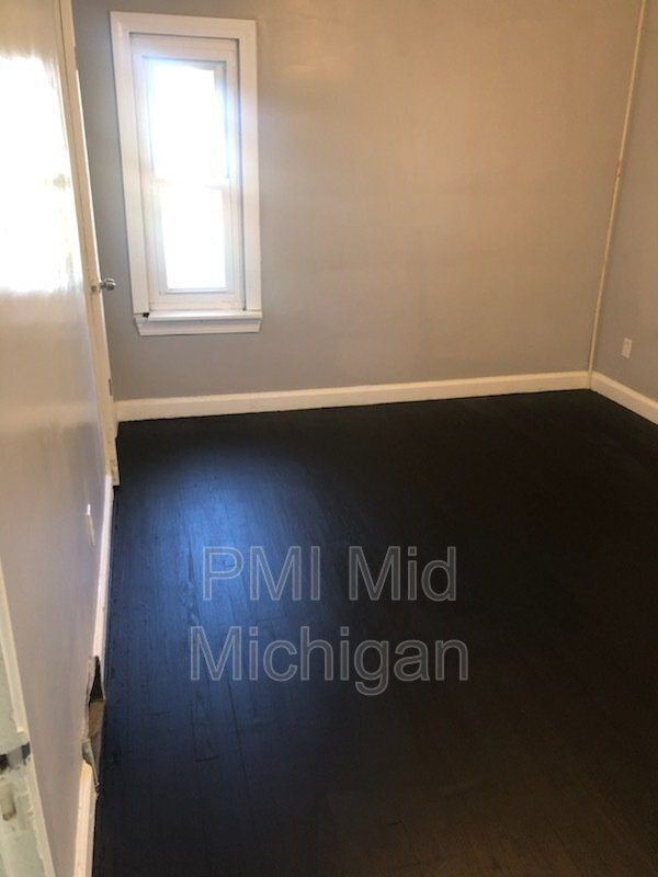 Photo - 9717 Balfour Rd