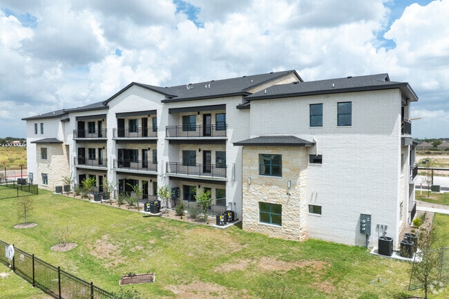 Las Villitas Building A - Las Villitas