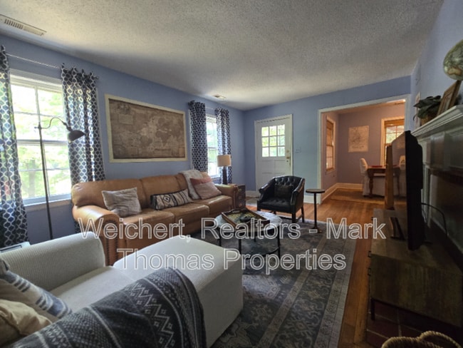 Photo - 1801 Forest Rd