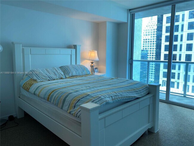 Photo - 500 Brickell Ave Unit 1908