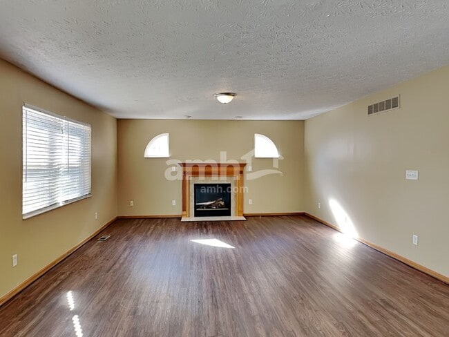 Photo - 55 Saddle Creek Ln