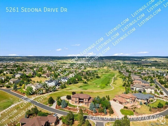 Building Photo - Beautiful Home on Golf Course!