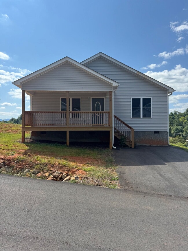 Building Photo - "Charming 3-Bed Haven with Granite Touches... Rental