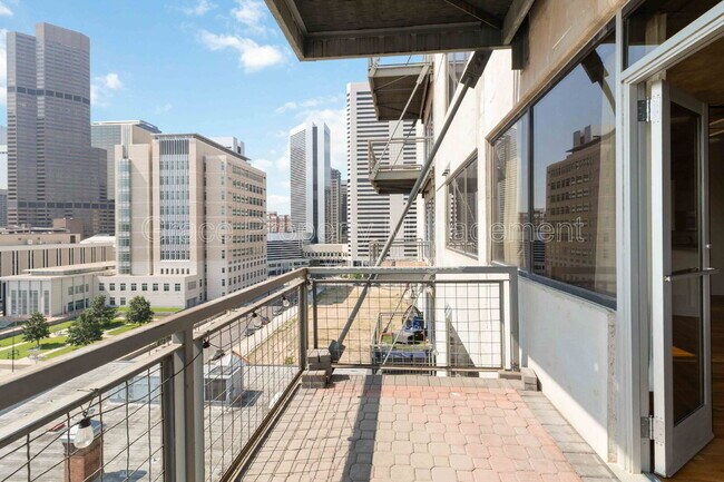 Photo - 2020 Arapahoe St