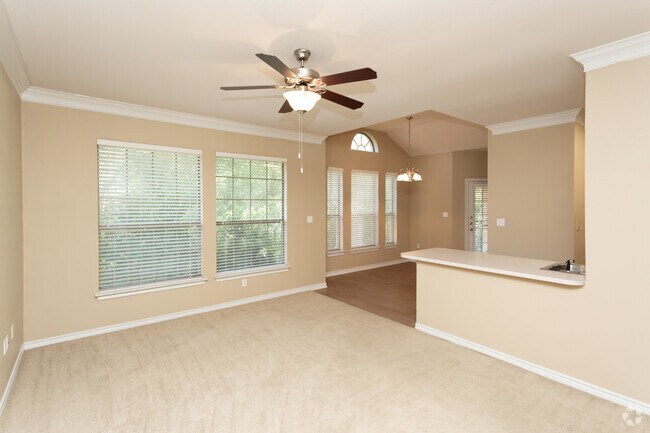 2 BR, 2 BA 1138 SF