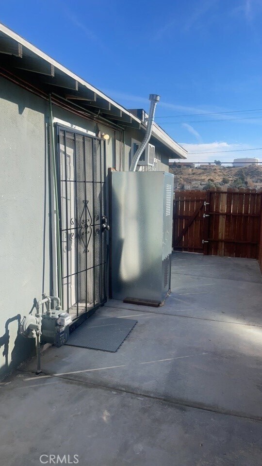 Photo - 15313 Center St