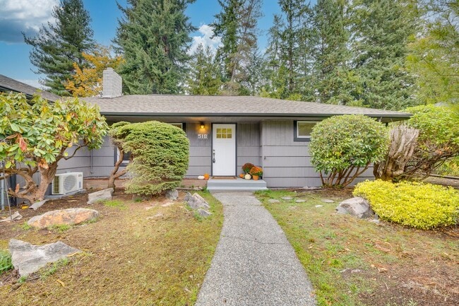 Building Photo - Beautifully Remodeled 3-Bedroom Home in a ...