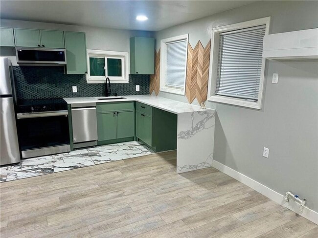 Photo - 926 Moreland Ave SE