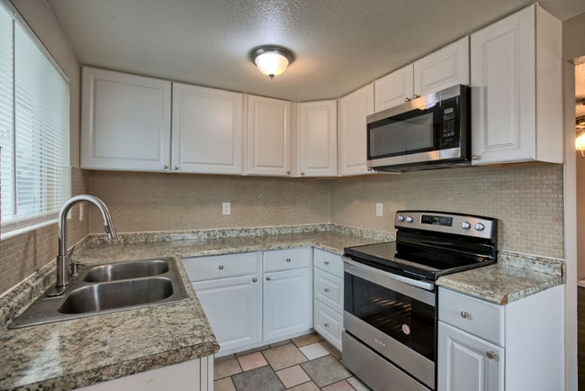 Photo - 312 Crescent Dr