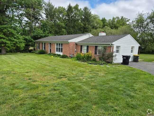 Building Photo - Spacious 3 Bed 2 Bath Rancher In Oxford Rental