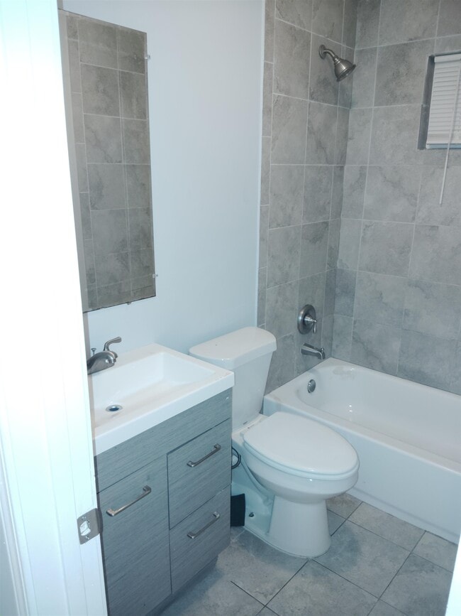 Photo - 881 N Claybrook St