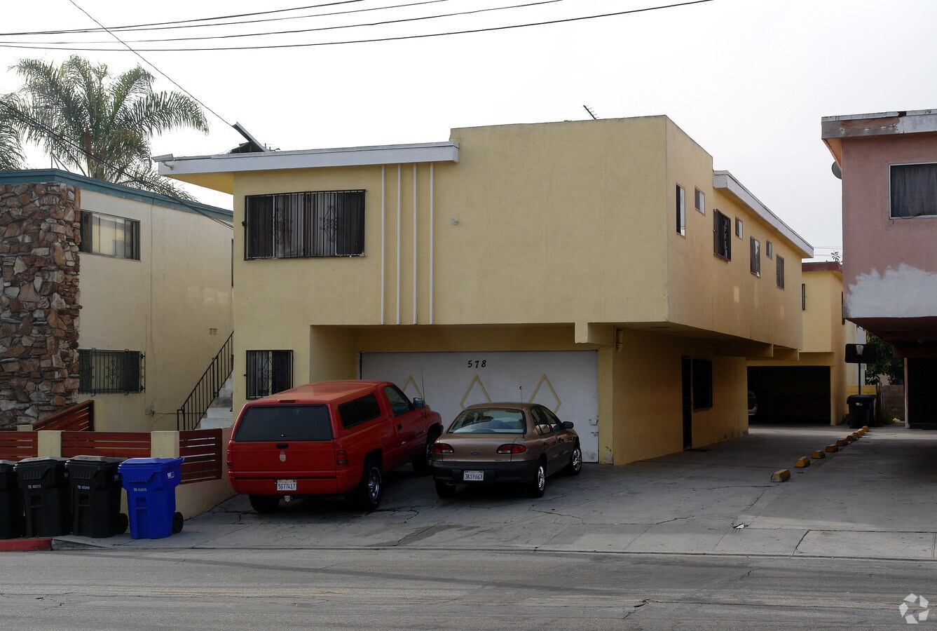 Photo - 578 E Hyde Park Blvd Apartments