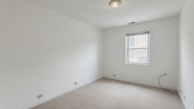 Photo - 3504 N Sheffield Ave Unit 1