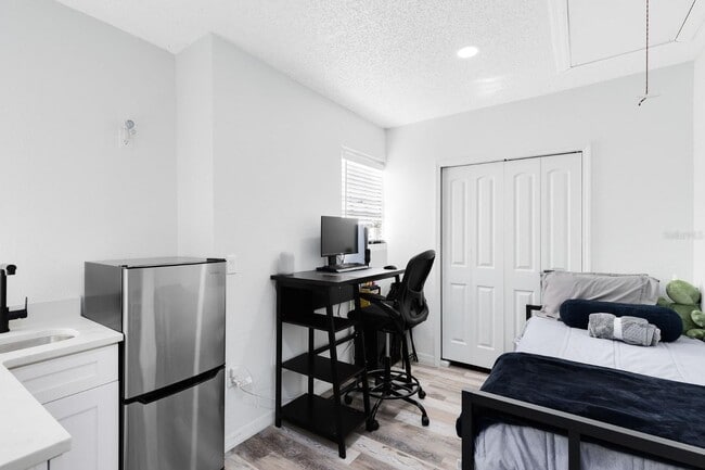 Photo - 106 Edgewater Dr