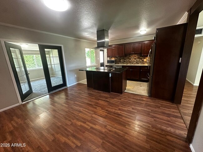 Photo - 8737 E Jackrabbit Rd