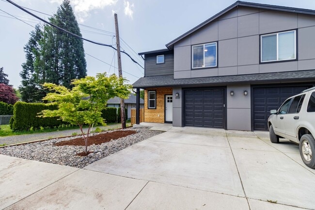 Building Photo - Move In Ready 3 Bedroom 2.5 Bathroom with ... Rental