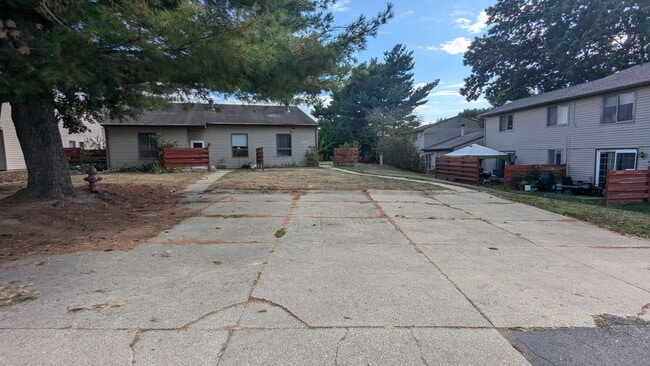 Photo - MN Cedar Village (847) Unit Apt A (1BR Loft)