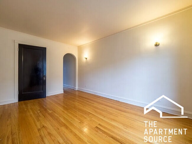 Photo - 2122 W Ainslie St