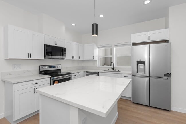 Photo - 6413 Richard St