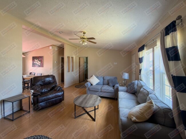1302 Orchid Ln