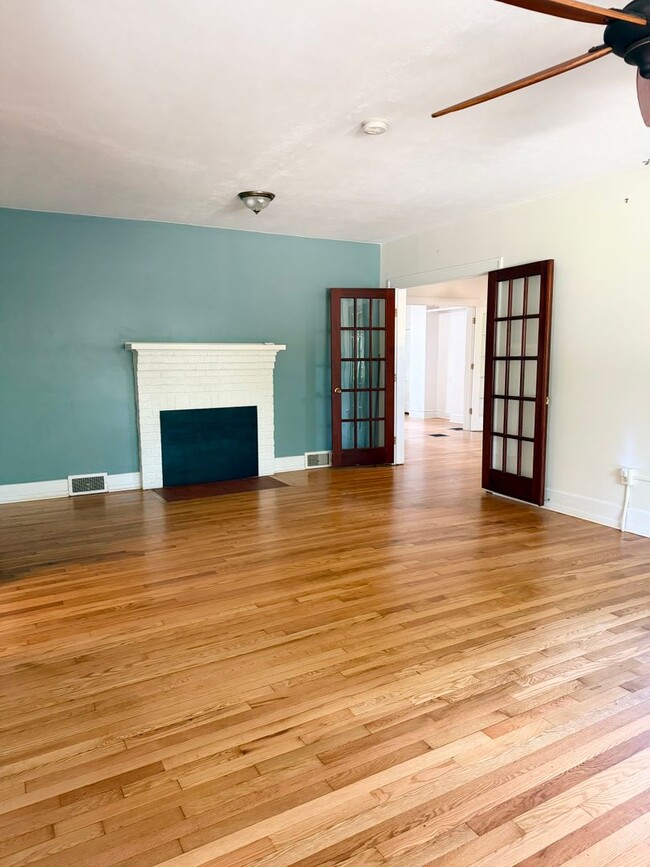 832 Sand Hill Rd