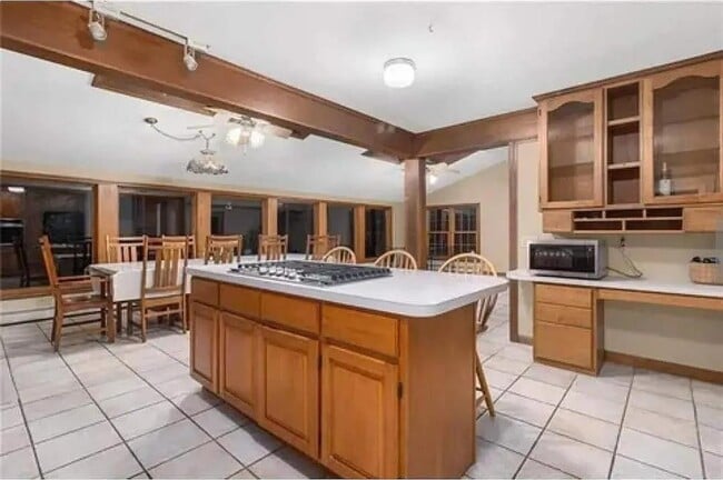 Photo - 160 Woodbine Rd