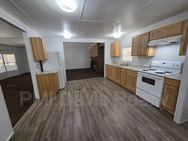 Photo - 2288 Amarylis Ave